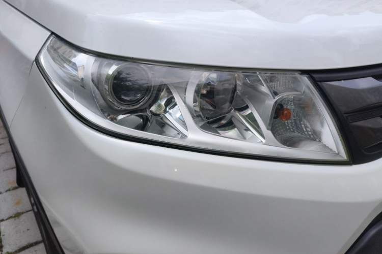 Used Suzuki Vitara 2016 1.4T Automatic Two-Wheel Drive Elite Model Right Front Headlight