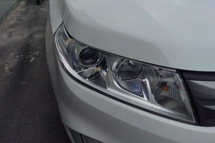 Used Suzuki Vitara 2016 1.4T Automatic Two-Wheel Drive Elite Model Right Front Headlight