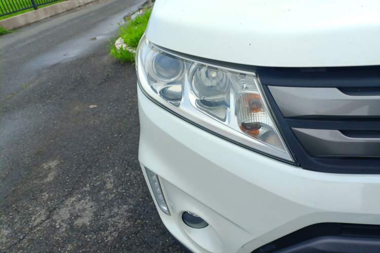 Used Suzuki Vitara 2016 1.4T Automatic Two-Wheel Drive Elite Model Right Front Headlight