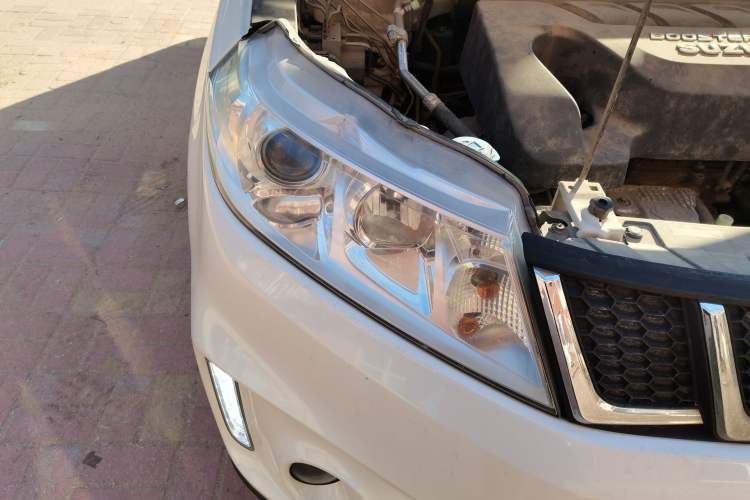 Used Suzuki Vitara 2016 1.4T Automatic Two-Wheel Drive Elite Model Right Front Headlight
