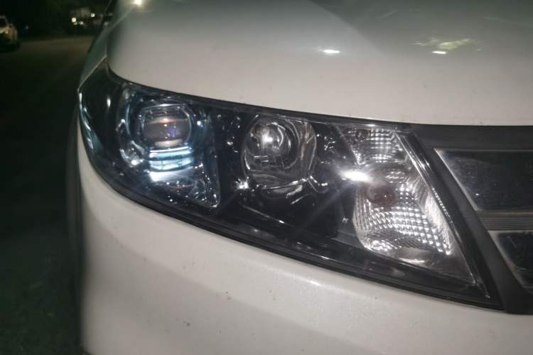 Used Suzuki Vitara 2016 1.4T Automatic Two-Wheel Drive Luxury Version Right Front Headlight