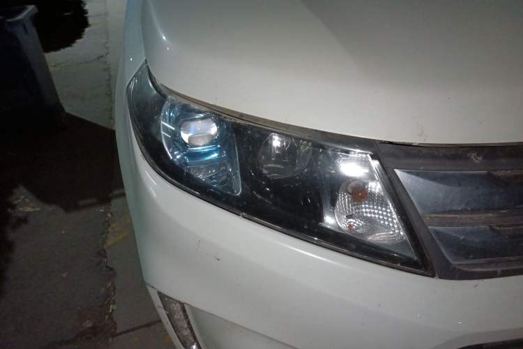 Used Suzuki Vitara 2016 1.4T Automatic Two-Wheel Drive Luxury Version Right Front Headlight