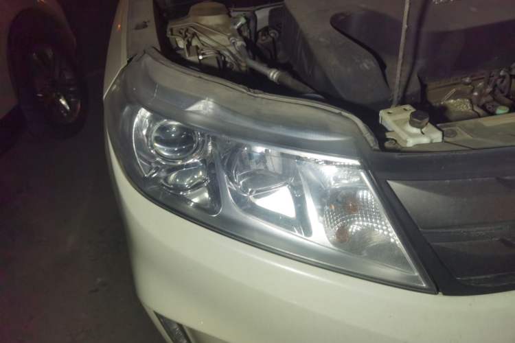 Used Suzuki Vitara 2016 1.4T Automatic Two-Wheel Drive Elite Model Right Front Headlight