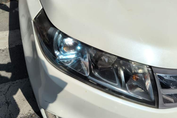 Used Suzuki Vitara 2016 1.4T Automatic Two-Wheel Drive Luxury Version Right Front Headlight