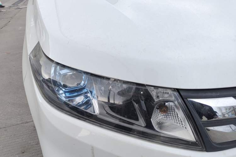 Used Suzuki Vitara 2016 1.4T Automatic Two-Wheel Drive Luxury Version Right Front Headlight