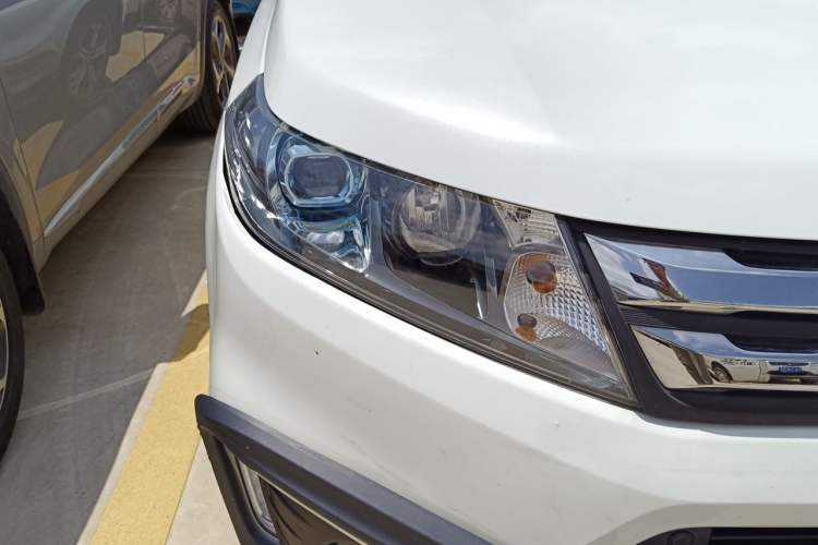 Used Suzuki Vitara 2016 1.4T Automatic Two-Wheel Drive Luxury Version Right Front Headlight