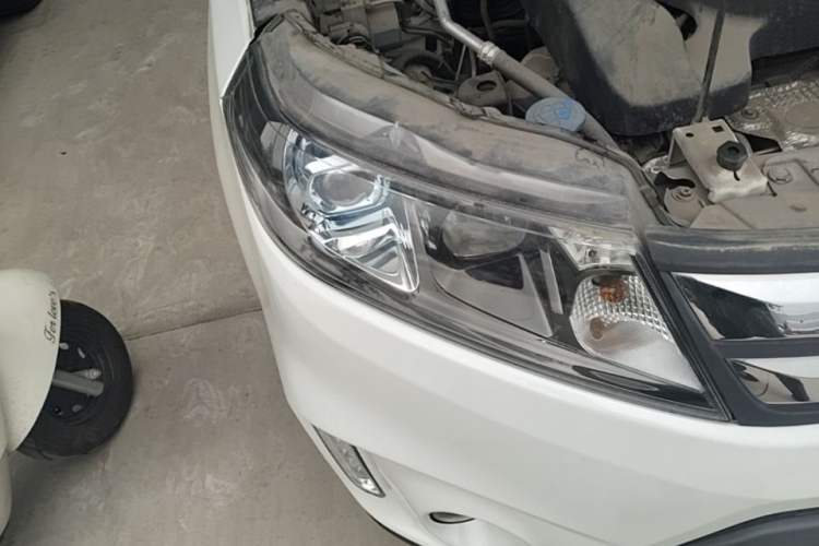 Used Suzuki Vitara 2016 1.4T Automatic Two-Wheel Drive Luxury Version Right Front Headlight