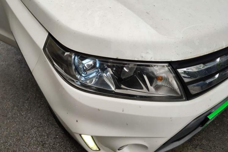 Used Suzuki Vitara 2016 1.4T Automatic Two-Wheel Drive Luxury Version Right Front Headlight