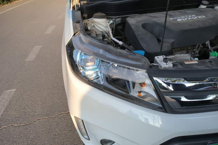 Used Suzuki Vitara 2016 1.4T Manual Two-Wheel Drive Luxury Model Right Front Headlight