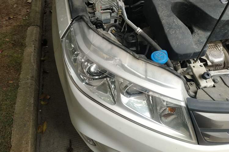 Used Suzuki Vitara 2016 1.4T Automatic Two-Wheel Drive Elite Model Right Front Headlight