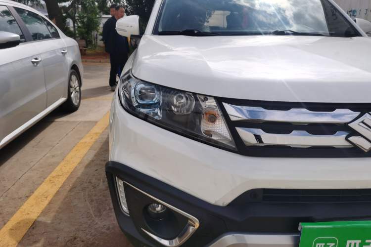 Used Suzuki Vitara 2016 1.4T Automatic Two-Wheel Drive Luxury Version Right Front Headlight