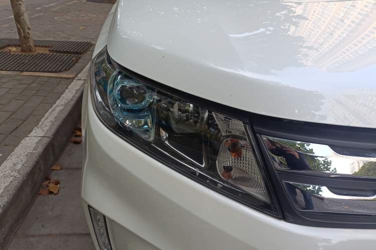 Used Suzuki Vitara 2016 1.4T Automatic 4x4 Flagship Model Right Front Headlight