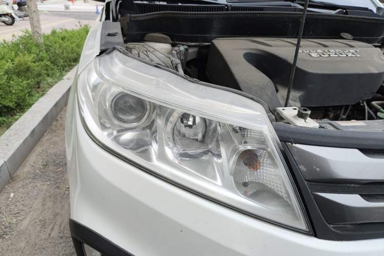 Used Suzuki Vitara 2016 1.4T Manual Two-Wheel-Drive Elite Model Right Front Headlight