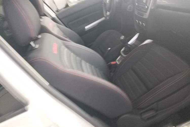 Used Suzuki Vitara 2016 1.6L Manual Two-Wheel Drive Entry-Level Trim Right Front Seat