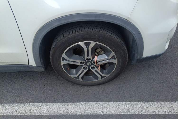 Used Suzuki Vitara 2016 1.4T Manual Two-Wheel-Drive Elite Model Right Front Wheel Hub