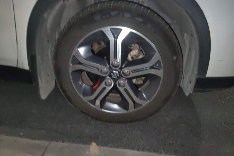 Used Suzuki Vitara 2016 1.4T Automatic Two-Wheel Drive Luxury Version Right Front Wheel Hub