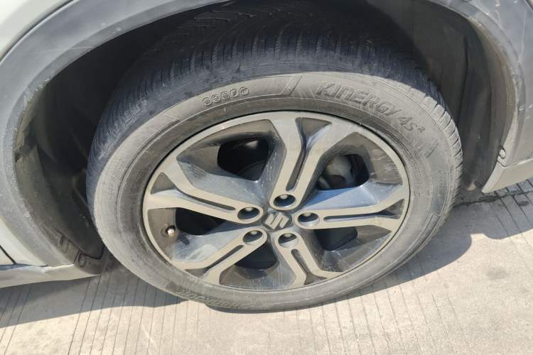 Used Suzuki Vitara 2016 1.4T Automatic Two-Wheel Drive Luxury Version Right Front Wheel Hub