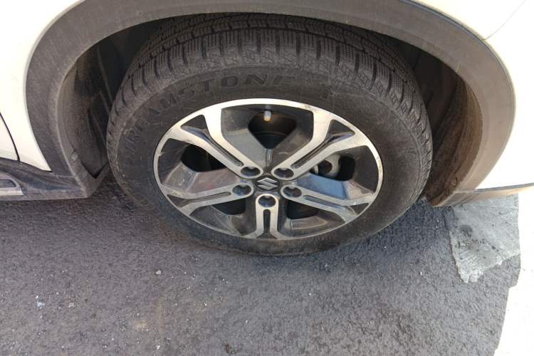 Used Suzuki Vitara 2016 1.4T Automatic Two-Wheel Drive Luxury Version Right Front Wheel Hub