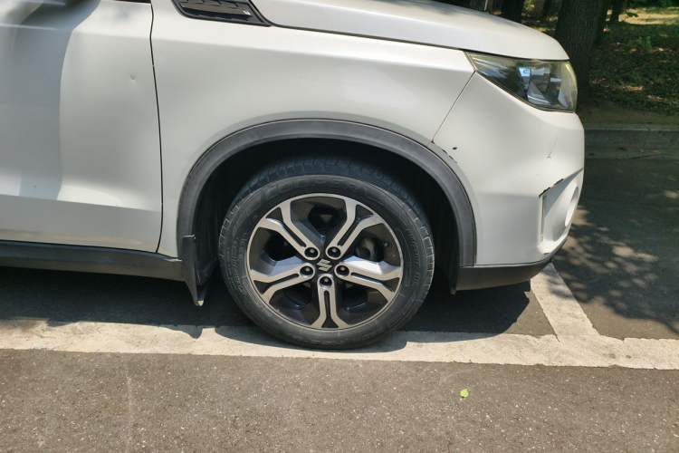 Used Suzuki Vitara 2016 1.4T Automatic Two-Wheel Drive Luxury Version Right Front Wheel Hub