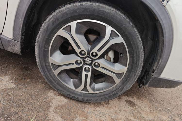 Used Suzuki Vitara 2016 1.4T Automatic Two-Wheel Drive Luxury Version Right Front Wheel Hub