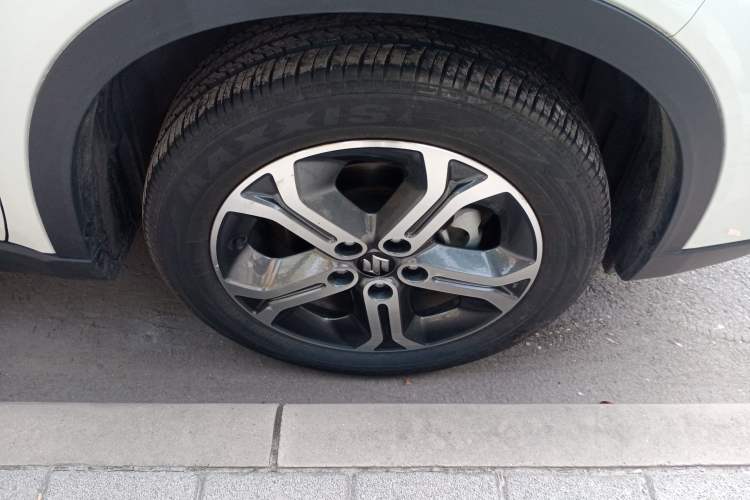 Used Suzuki Vitara 2016 1.4T Automatic Two-Wheel Drive Elite Model Right Front Wheel Hub