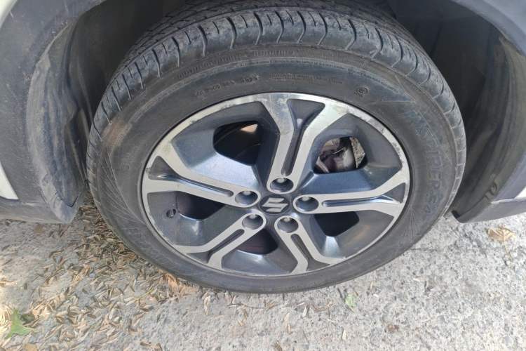 Used Suzuki Vitara 2016 1.4T Automatic Two-Wheel Drive Elite Model Right Front Wheel Hub