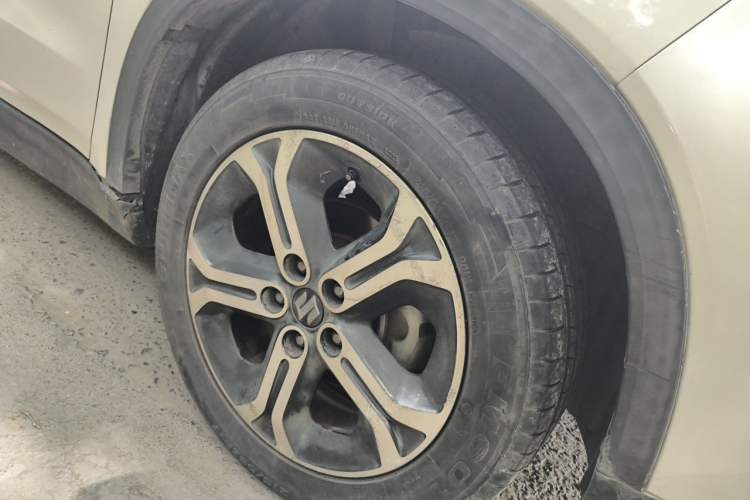 Used Suzuki Vitara 2016 1.4T Automatic Two-Wheel Drive Luxury Version Right Front Wheel Hub