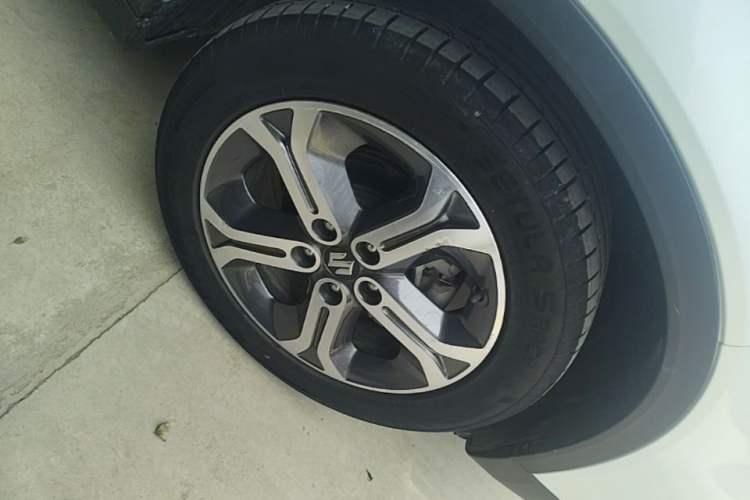 Used Suzuki Vitara 2016 1.4T Automatic Two-Wheel Drive Luxury Version Right Front Wheel Hub
