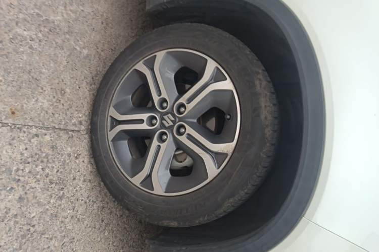 Used Suzuki Vitara 2016 1.4T Automatic Two-Wheel Drive Luxury Version Right Front Wheel Hub