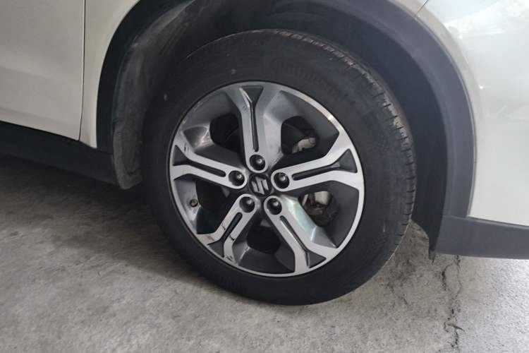 Used Suzuki Vitara 2016 1.4T Automatic Two-Wheel Drive Luxury Version Right Front Wheel Hub