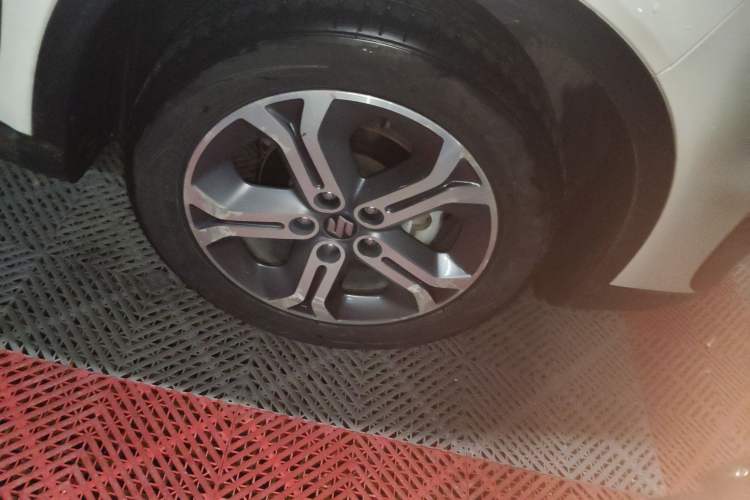 Used Suzuki Vitara 2016 1.4T Automatic All-Wheel Drive Leading Version Right Front Wheel Hub