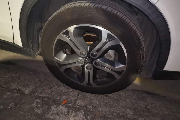 Used Suzuki Vitara 2016 1.4T Automatic Two-Wheel Drive Luxury Version Right Front Wheel Hub