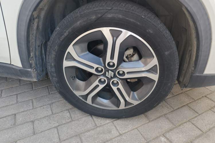 Used Suzuki Vitara 2016 1.4T Manual Two-Wheel Drive Luxury Model Right Front Wheel Hub