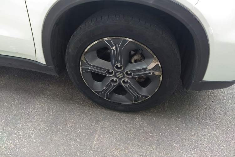 Used Suzuki Vitara 2016 1.4T Automatic Two-Wheel Drive Elite Model Right Front Wheel Hub