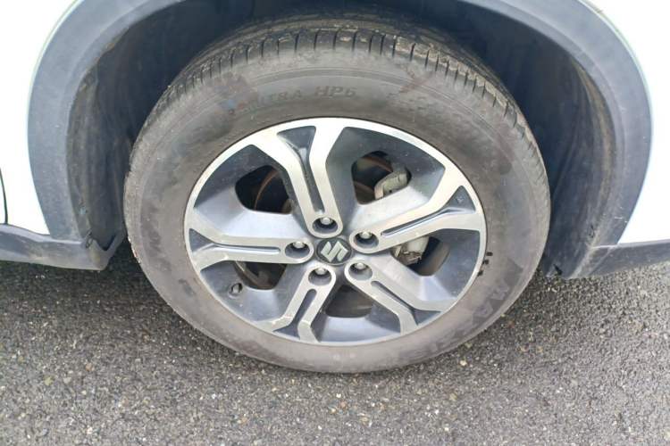 Used Suzuki Vitara 2016 1.4T Automatic Two-Wheel Drive Elite Model Right Front Wheel Hub