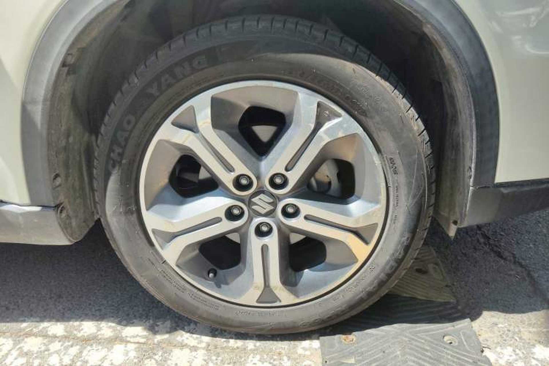Used Suzuki Vitara 2016 1.4T Automatic All-Wheel-Drive Elite Model Right Front Wheel Hub