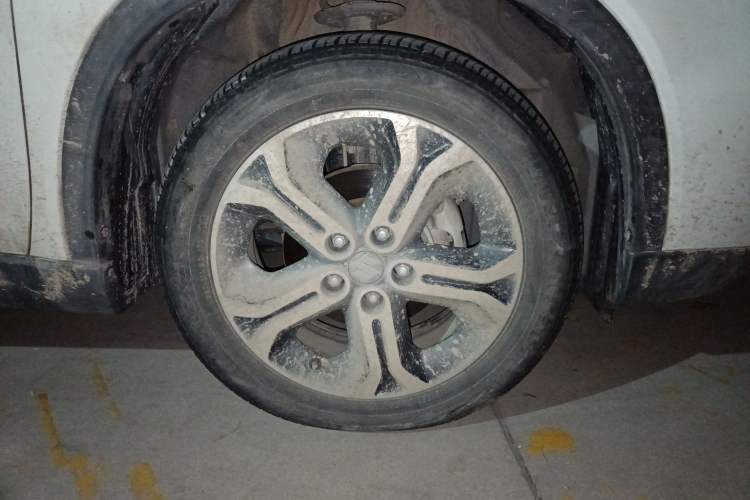 Used Suzuki Vitara 2016 1.4T Automatic Two-Wheel Drive Luxury Version Right Front Wheel Hub
