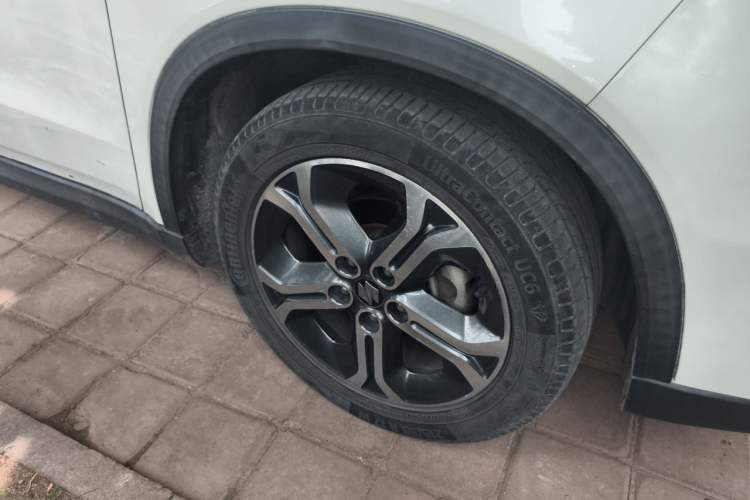 Used Suzuki Vitara 2016 1.4T Automatic Two-Wheel Drive Luxury Version Right Front Wheel Hub