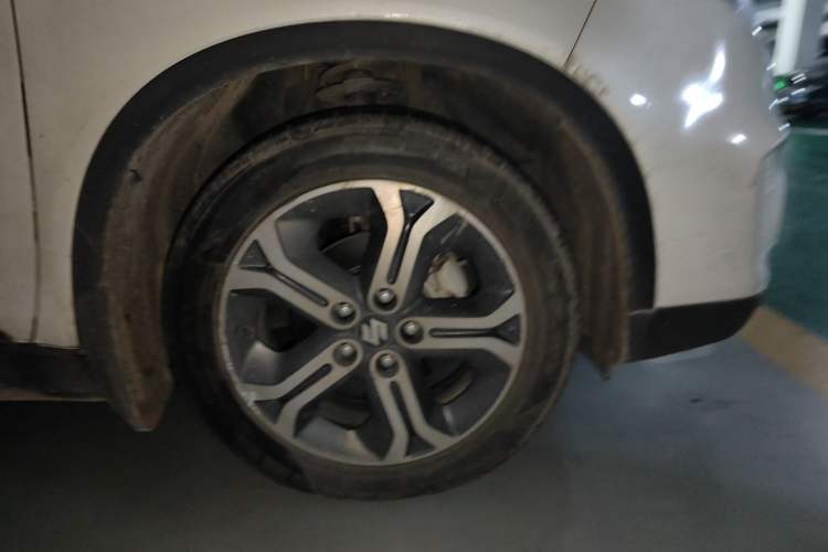 Used Suzuki Vitara 2016 1.4T Automatic Two-Wheel Drive Luxury Version Right Front Wheel Hub