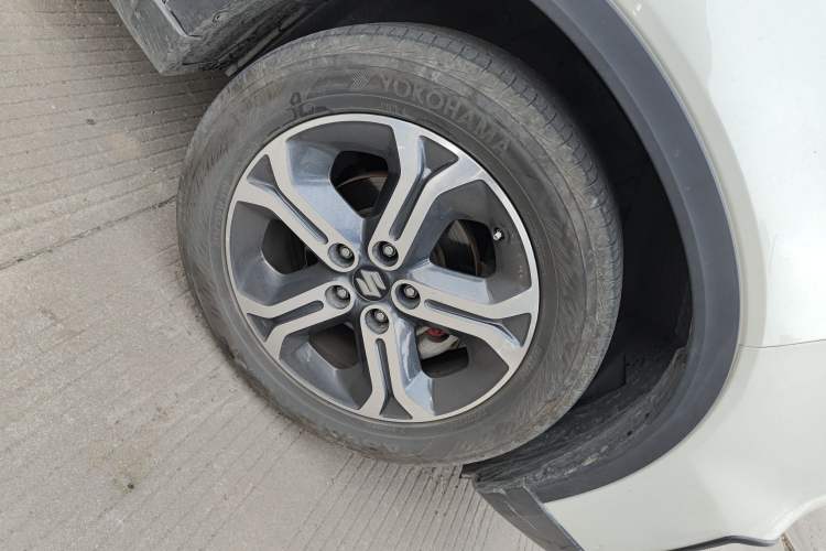 Used Suzuki Vitara 2016 1.4T Automatic Two-Wheel Drive Luxury Version Right Front Wheel Hub