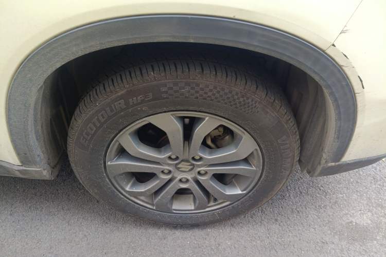 Used Suzuki Vitara 2016 1.6L Manual Two-Wheel Drive Entry-Level Trim Right Front Wheel Hub