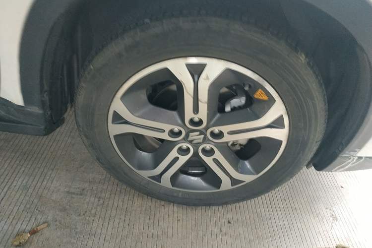 Used Suzuki Vitara 2016 1.4T Automatic Two-Wheel Drive Elite Model Right Front Wheel Hub