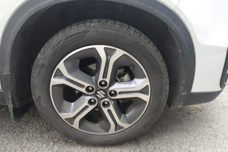 Used Suzuki Vitara 2016 1.4T Manual Two-Wheel-Drive Elite Model Right Front Wheel Hub