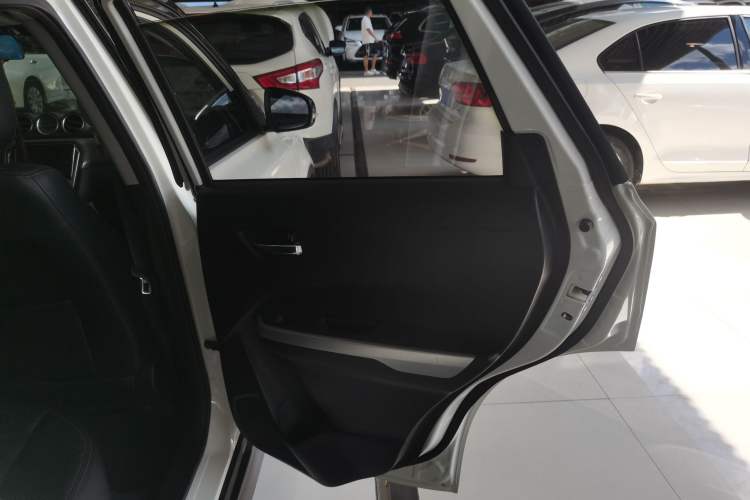 Used Suzuki Vitara 2016 1.4T Automatic Two-Wheel Drive Luxury Version Right Rear Door Interior