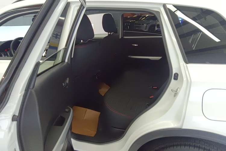 Used Suzuki Vitara 2016 1.4T Automatic Two-Wheel Drive Elite Model Right Rear Seat