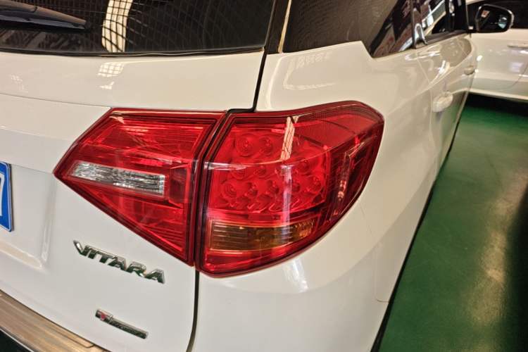 Used Suzuki Vitara 2016 1.4T Automatic Two-Wheel Drive Luxury Version Right Rear Taillight