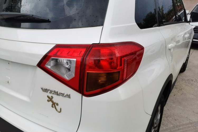Used Suzuki Vitara 2016 1.6L Manual Two-Wheel Drive Entry-Level Trim Right Rear Taillight