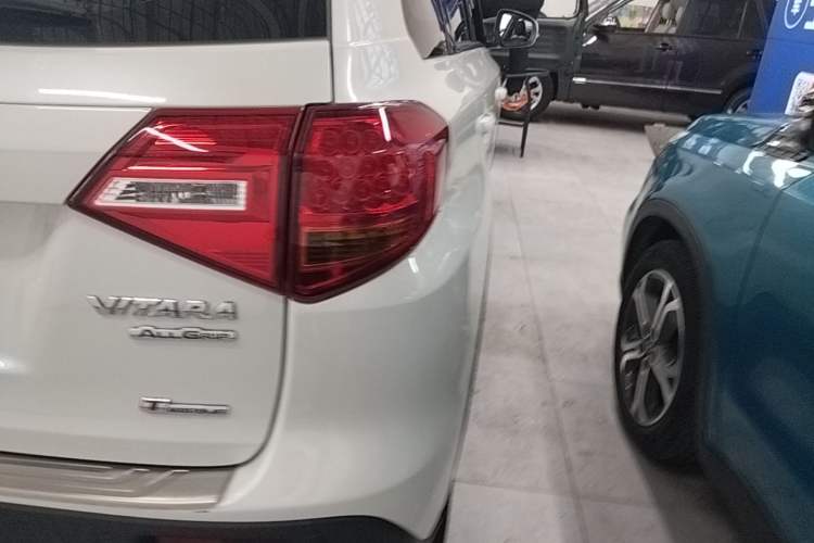 Used Suzuki Vitara 2016 1.4T Automatic All-Wheel Drive Leading Version Right Rear Taillight