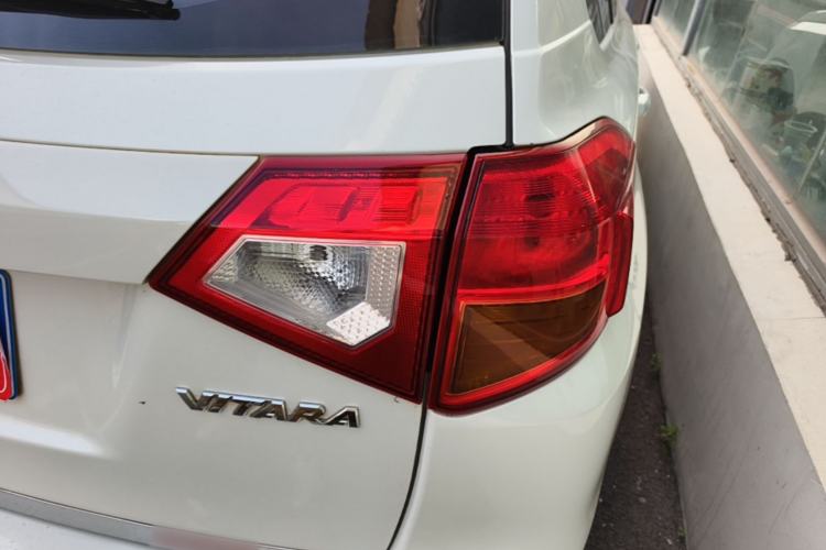 Used Suzuki Vitara 2016 1.6L Manual Two-Wheel Drive Entry-Level Trim Right Rear Taillight