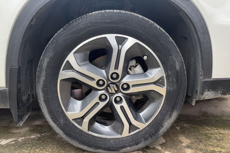 Used Suzuki Vitara 2016 1.4T Manual Two-Wheel-Drive Elite Model Right Rear Wheel Hub